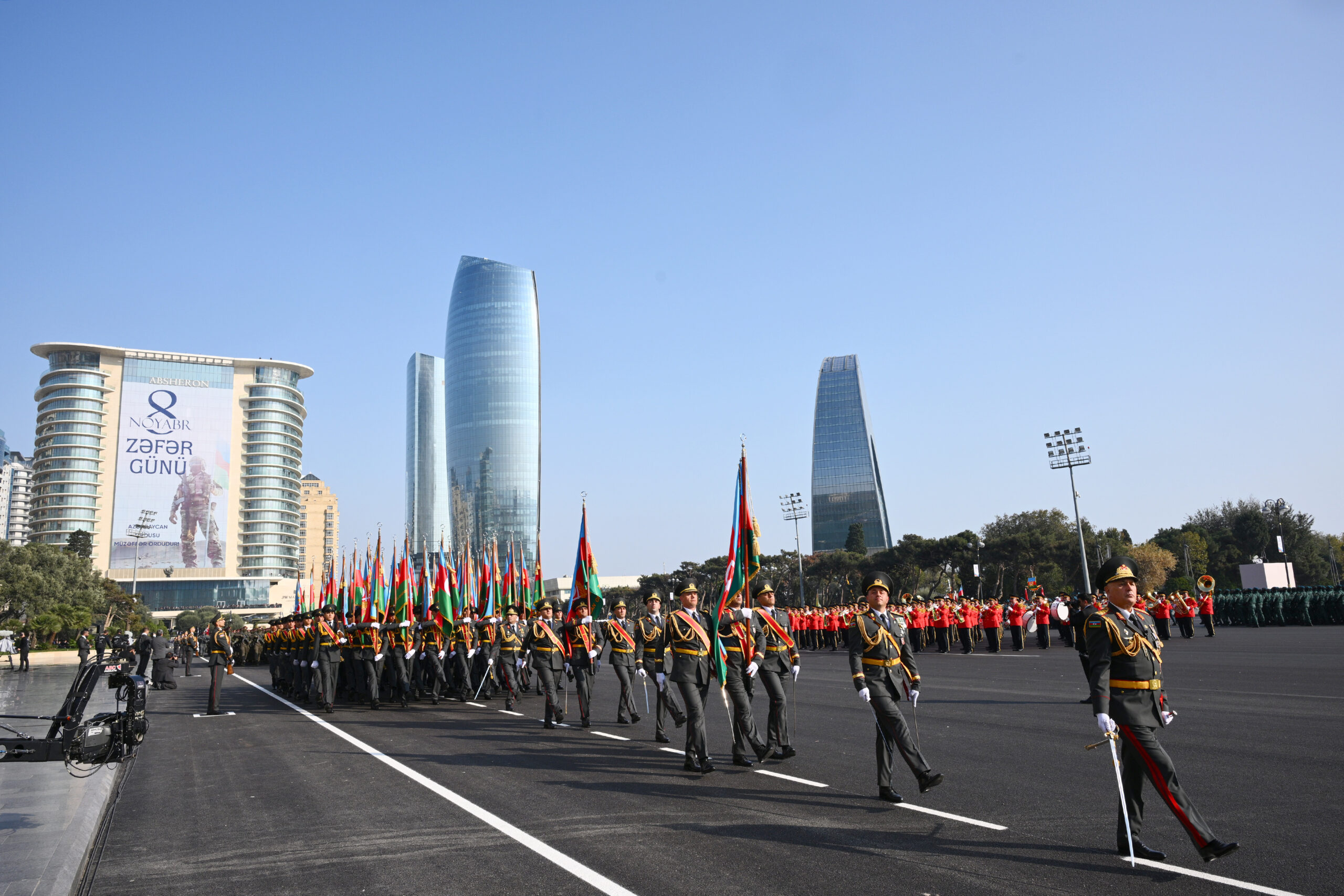 Bakıda Hərbi parad keçirilib – YENİLƏNİB