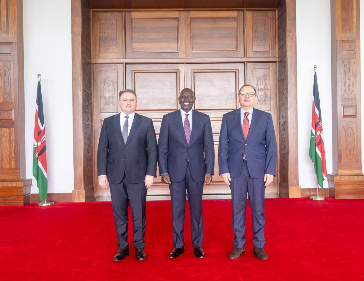 Vüqar Mustafayev Keniya Prezidenti Uilyam Samoei Ruto ilə görüşüb Vüqar Mustafayev Keniya Prezidenti Uilyam Samoei Ruto ilə görüşüb