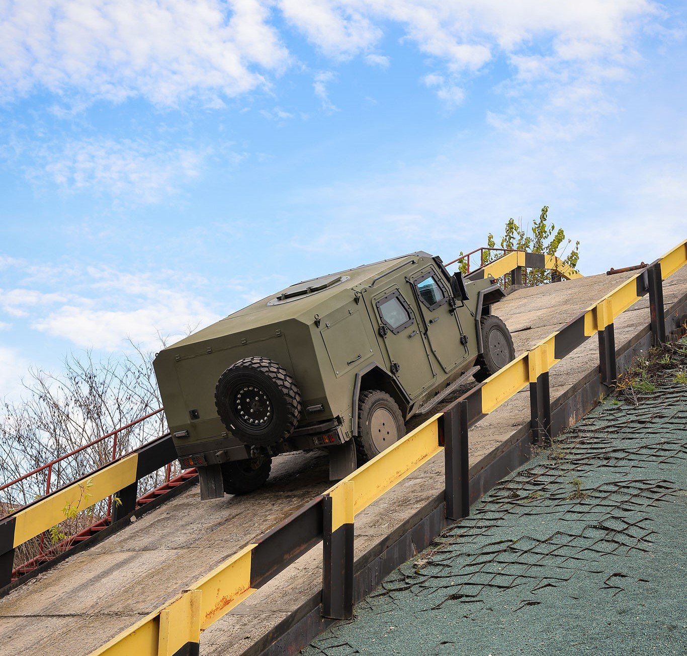 Ukraynada yeni zirehli maşınların kodifikasiya sınaqlarına başlanılıb 3 589028330 122196509438344365 1037280482517135144 n 1