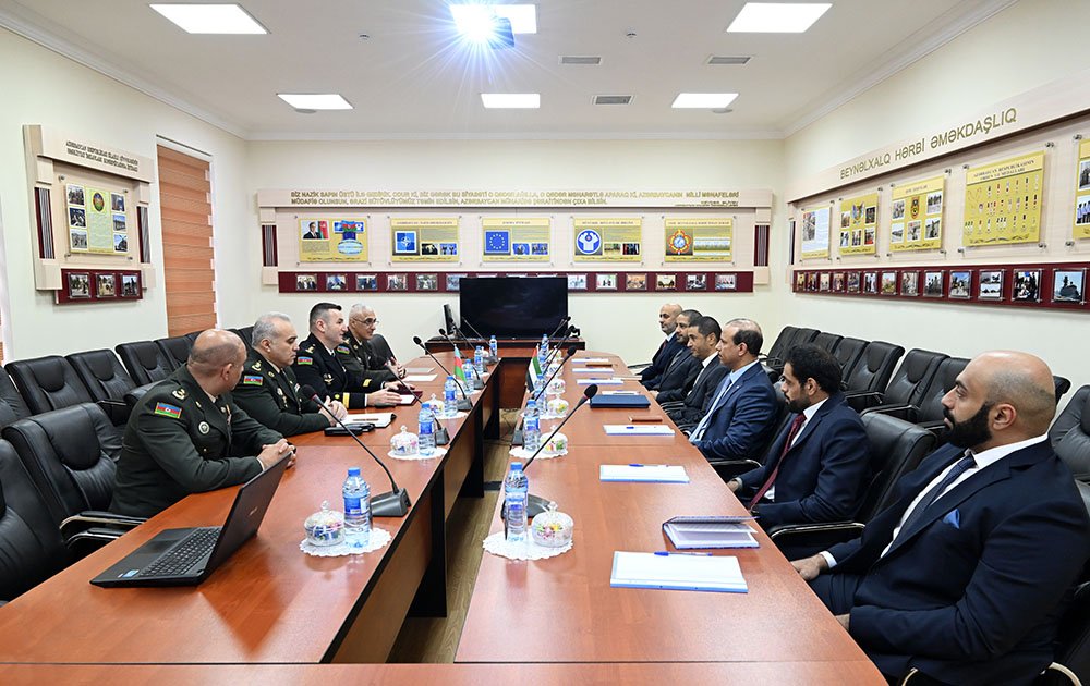 Azərbaycan və BƏƏ arasında hərbi əməkdaşlıq məsələləri müzakirə edilib
