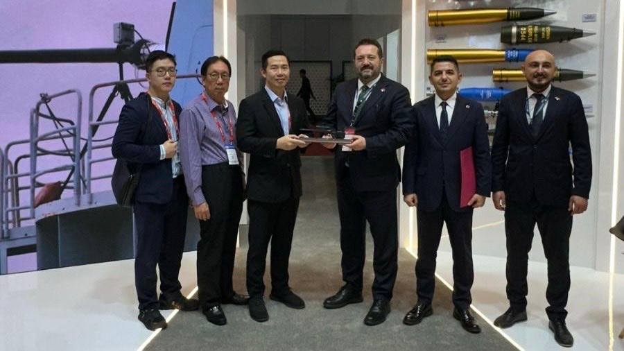 MKE məhsullarını beynəlxalq müdafiə sərgilərində təqdim edib 10 G5pQk8bW0AAIp V