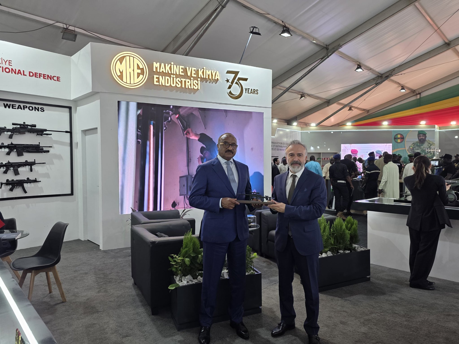 MKE məhsullarını beynəlxalq müdafiə sərgilərində təqdim edib 6 G5pjKLGXYAAr0Yy