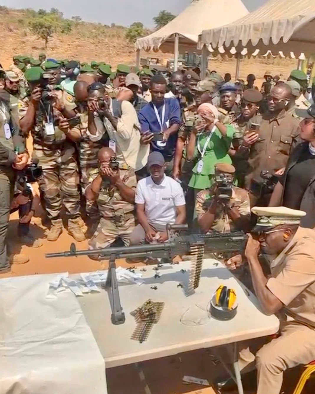 MKE məhsullarını beynəlxalq müdafiə sərgilərində təqdim edib 12 G5vDnAeXsAA5TlN