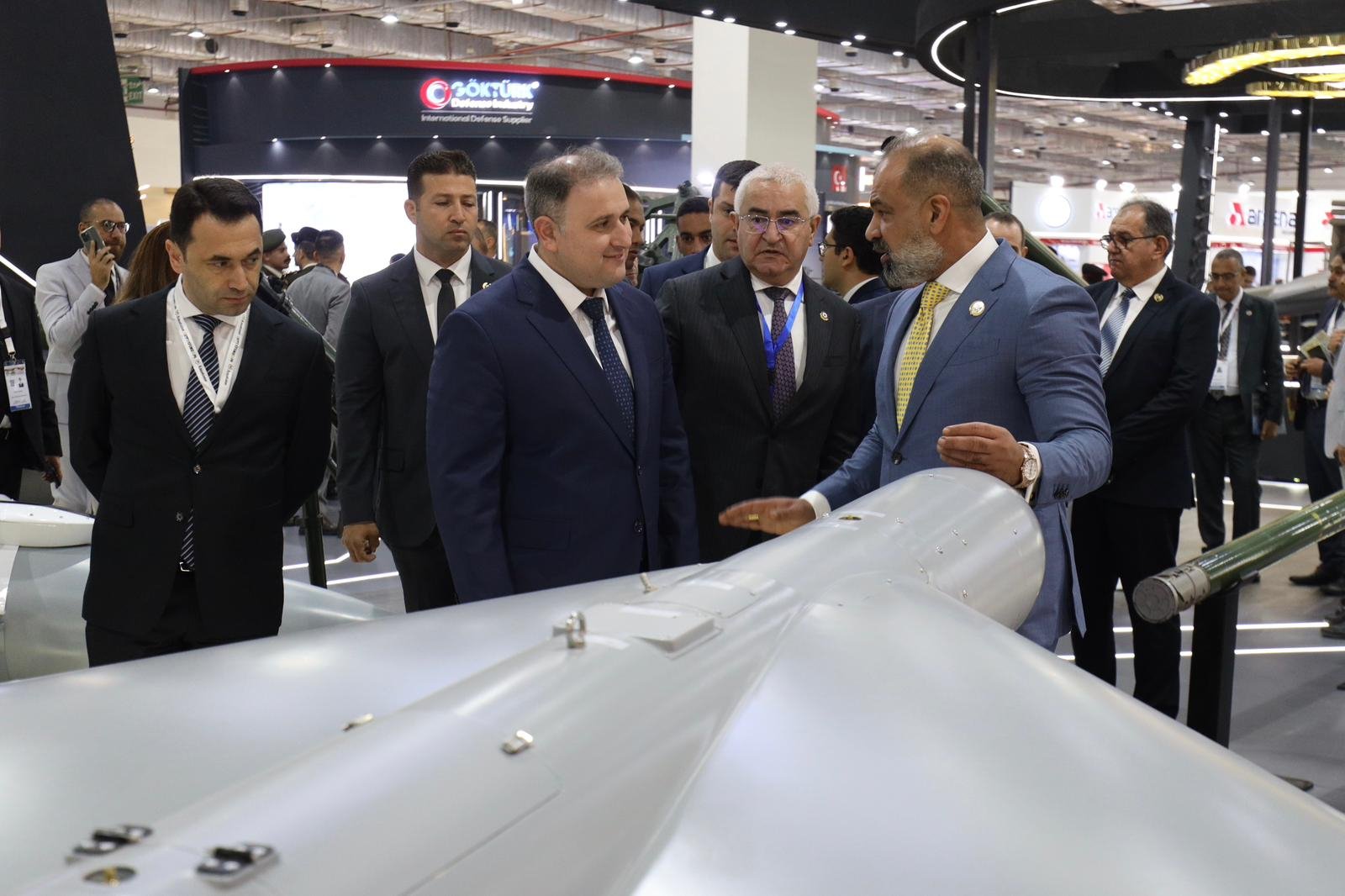 Azərbaycanın müdafiə sənayesi naziri “EDEX-2025″də bir sıra görüşlər keçirib