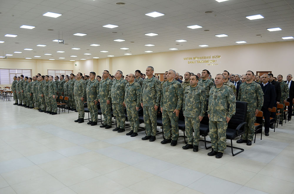 Zabit təkmilləşdirmə kursunun növbəti buraxılış mərasimi keçirilib
