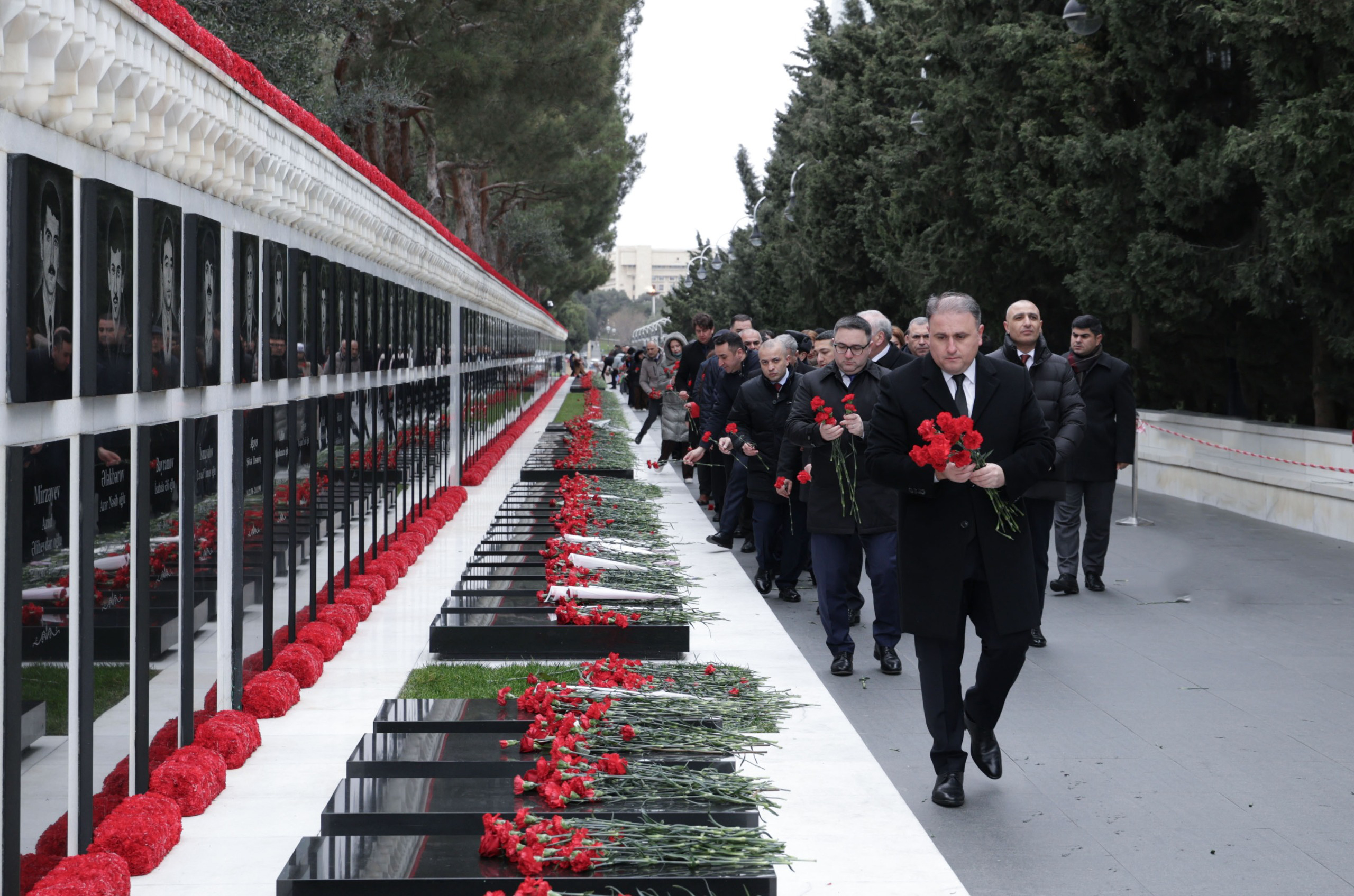 MSN-in kollektivi Şəhidlər xiyabanını ziyarət edib