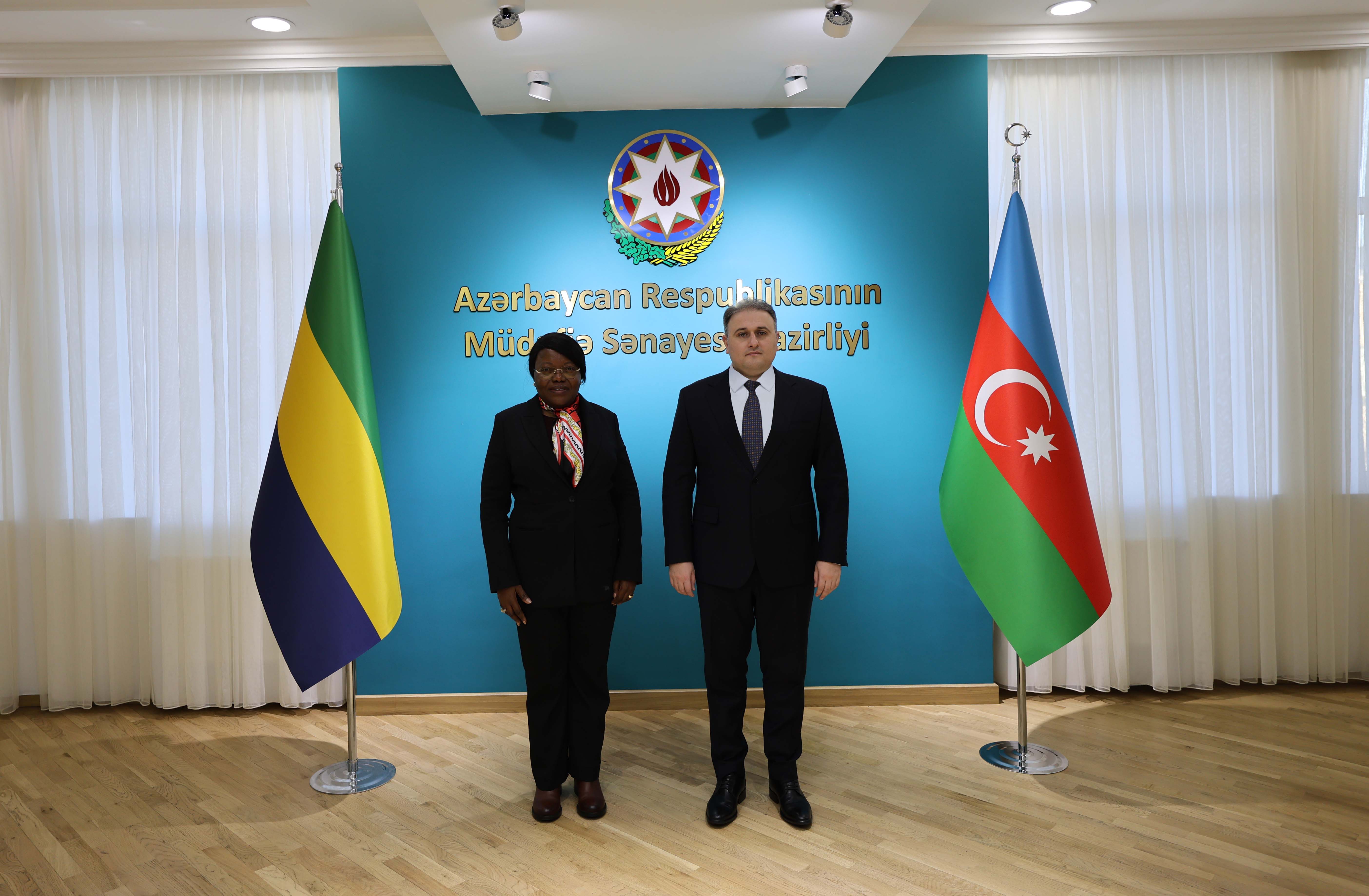 Vüqar Mustafayev Qabonun milli müdafiə naziri ilə görüşüb