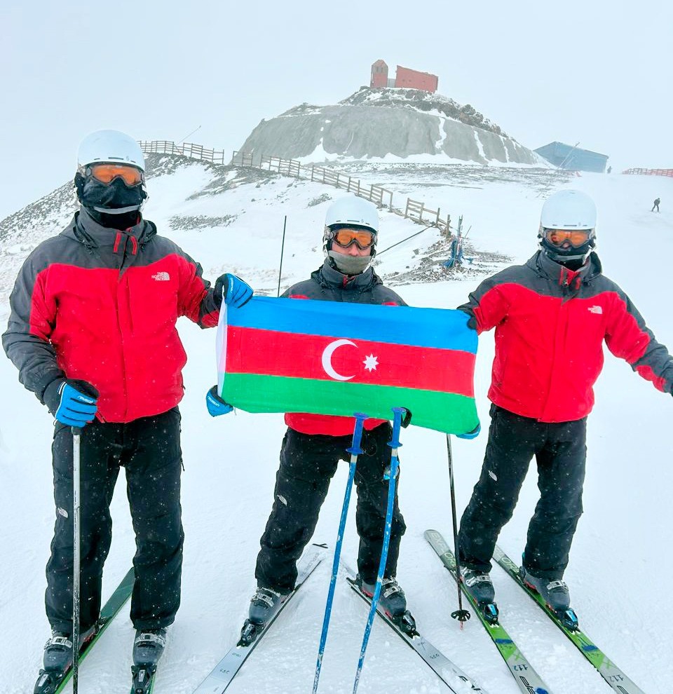 Azərbaycan hərbi qulluqçuları Türkiyədə ixtisasartırma kursunu uğurla bitirib Azərbaycan hərbi qulluqçuları Türkiyədə ixtisasartırma kursunu uğurla bitirib
