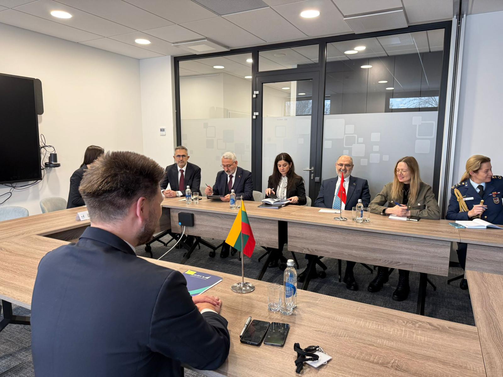 MKE rəhbərliyi Litvada müdafiə sənayesi əməkdaşlığını müzakirə edib