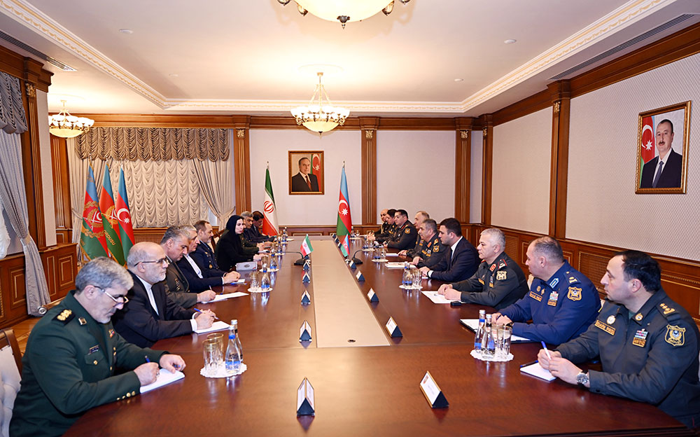 Azərbaycan və İranın müdafiə nazirləri arasında görüş keçirilib – VİDEO