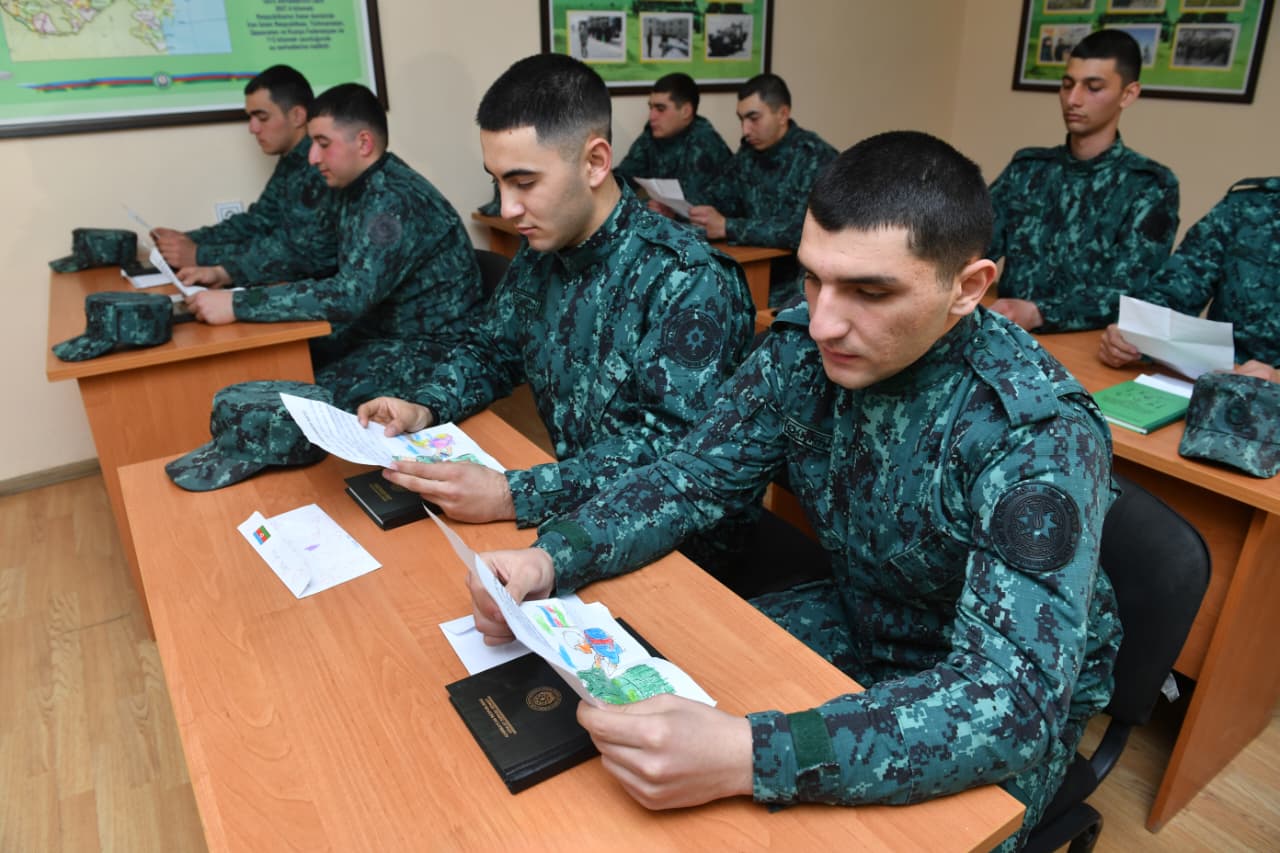 12 5ea5a376d94c1d46273d3b930df47347