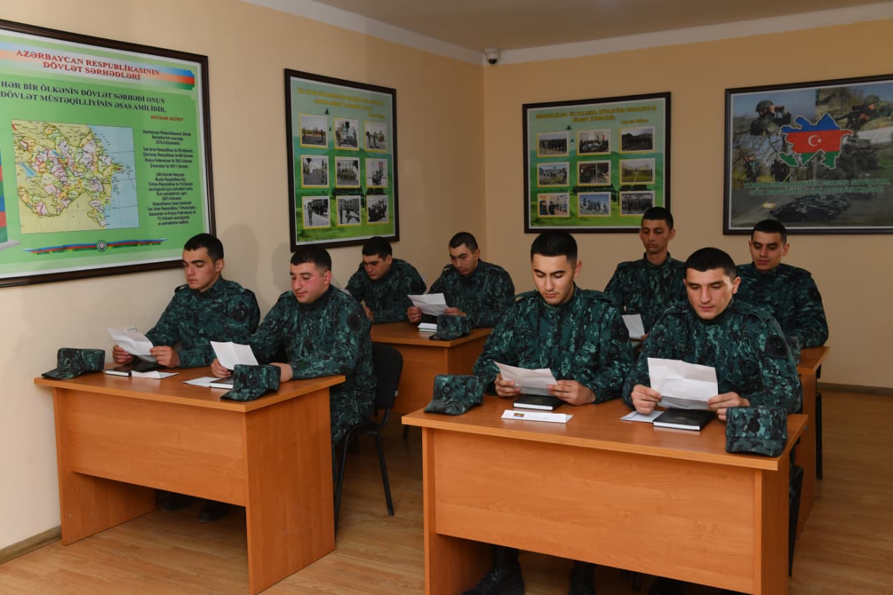 13 2b5819599f5afaa2ac54fa37ab21e82d