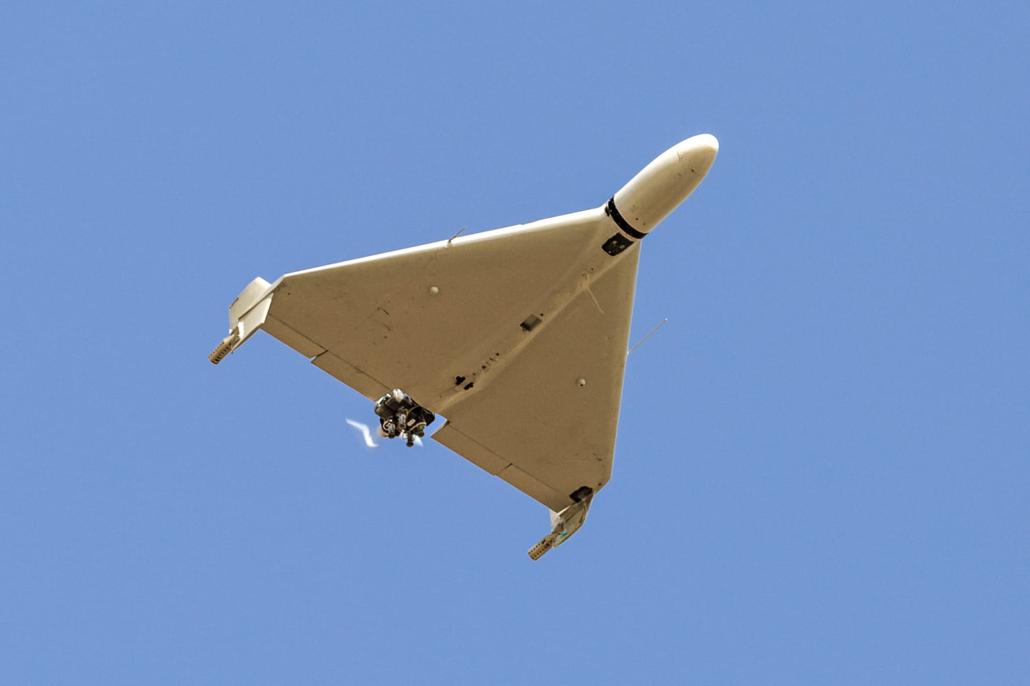 İranın atdığı dronlardan biri Naxçıvanda məktəb binasının yaxınlığına düşüb