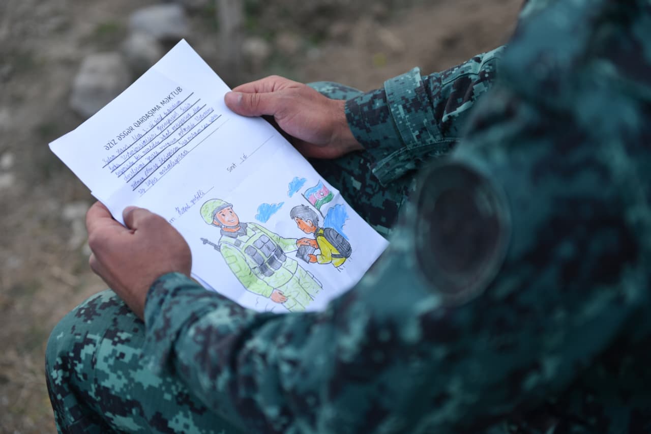 4 934bda65b72e84acbd3729c488729e54