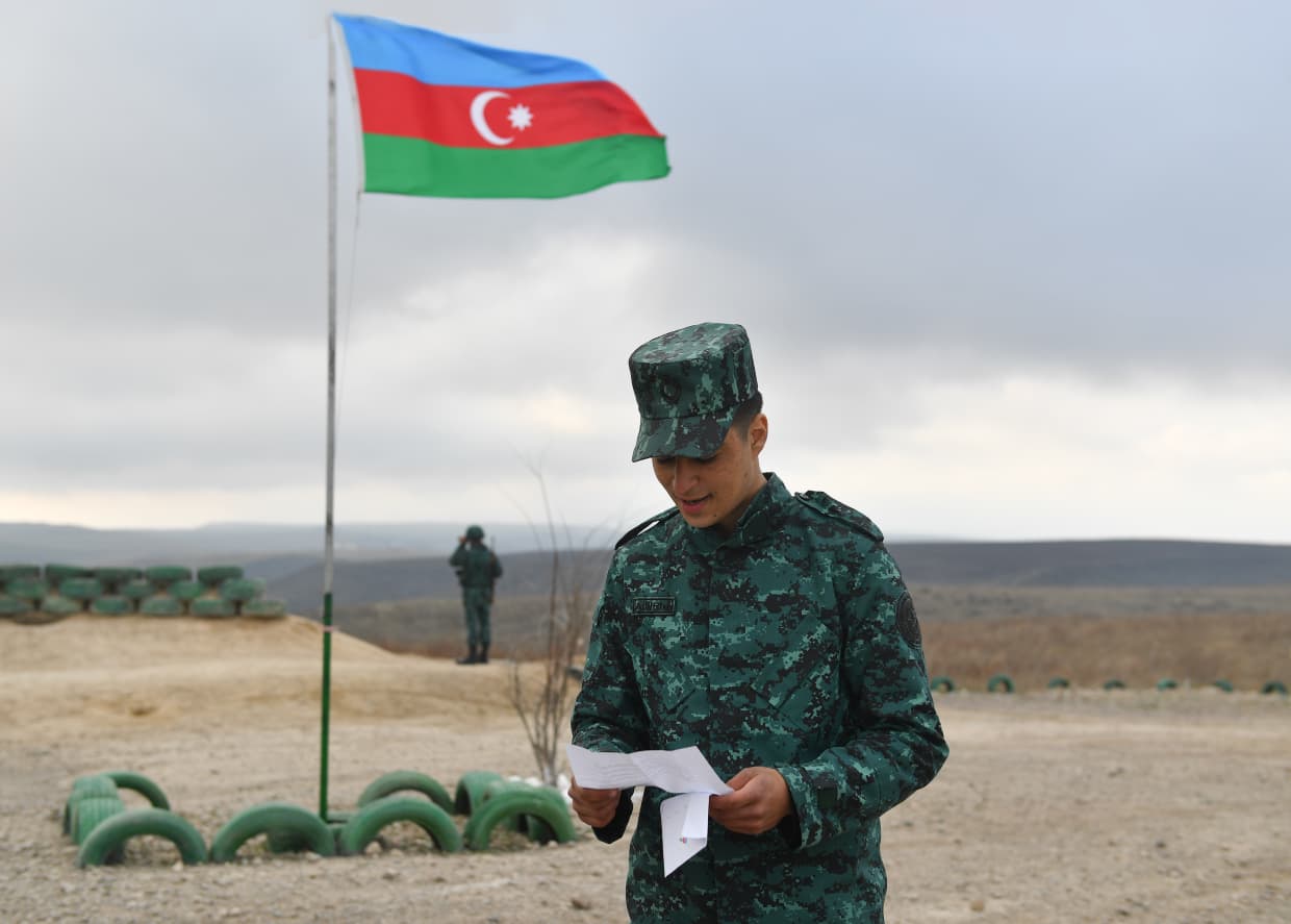 “Əsgər qardaşıma məktub” layihəsi üzrə məktəblilərin yazdığı məktublar sərhədçilərə çatdırılıb