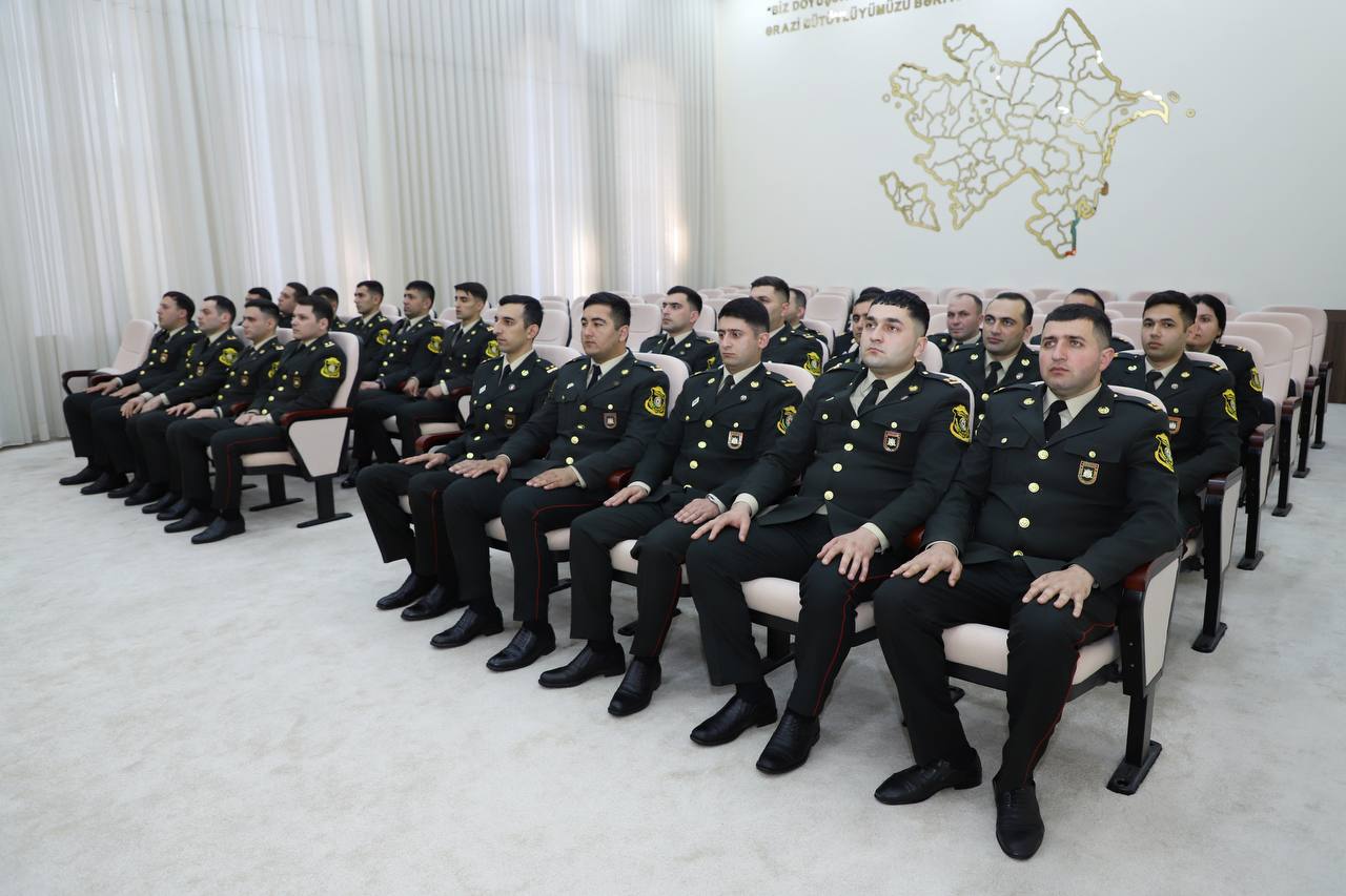 SHXÇDX-də bir qrup hərbi qulluqçuya ilk zabit hərbi rütbəsi verilib 3 photo 2026 06 10 12 22 45