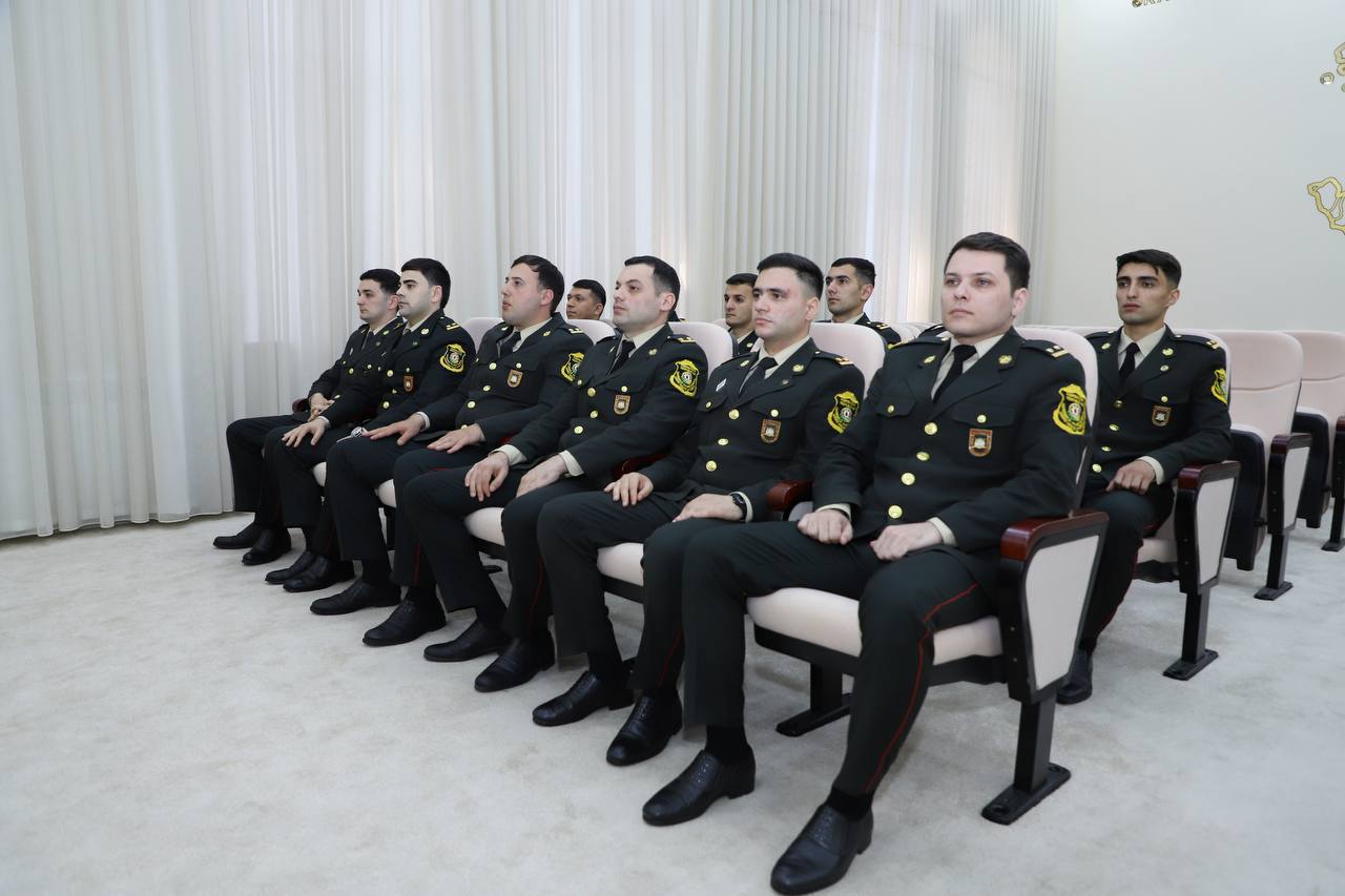 SHXÇDX-də bir qrup hərbi qulluqçuya ilk zabit hərbi rütbəsi verilib 5 photo 2026 06 10 12 22 47