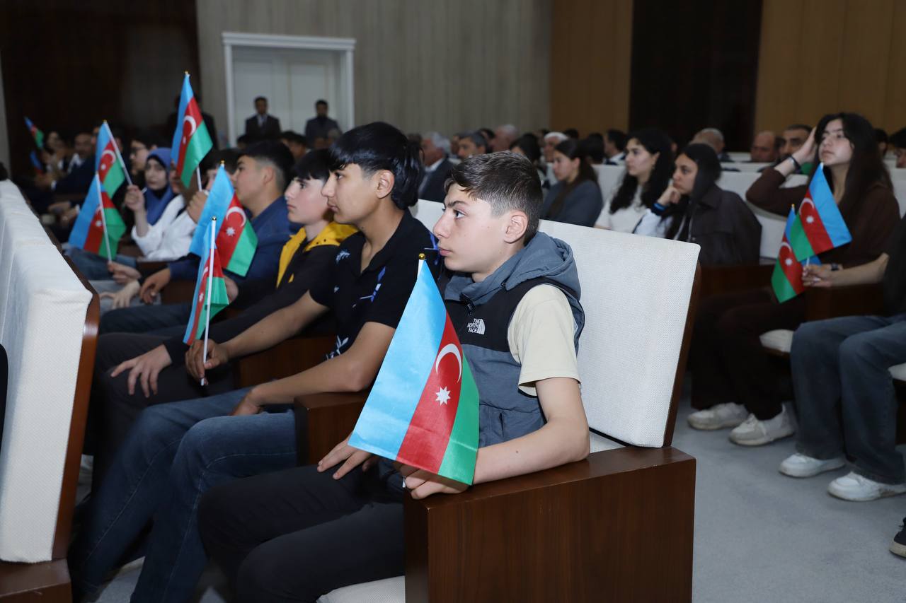 Dövlət Xidməti Gədəbəydə gənclər üçün tədbir keçirib 5 photo 2026 06 13 11 09 36 2