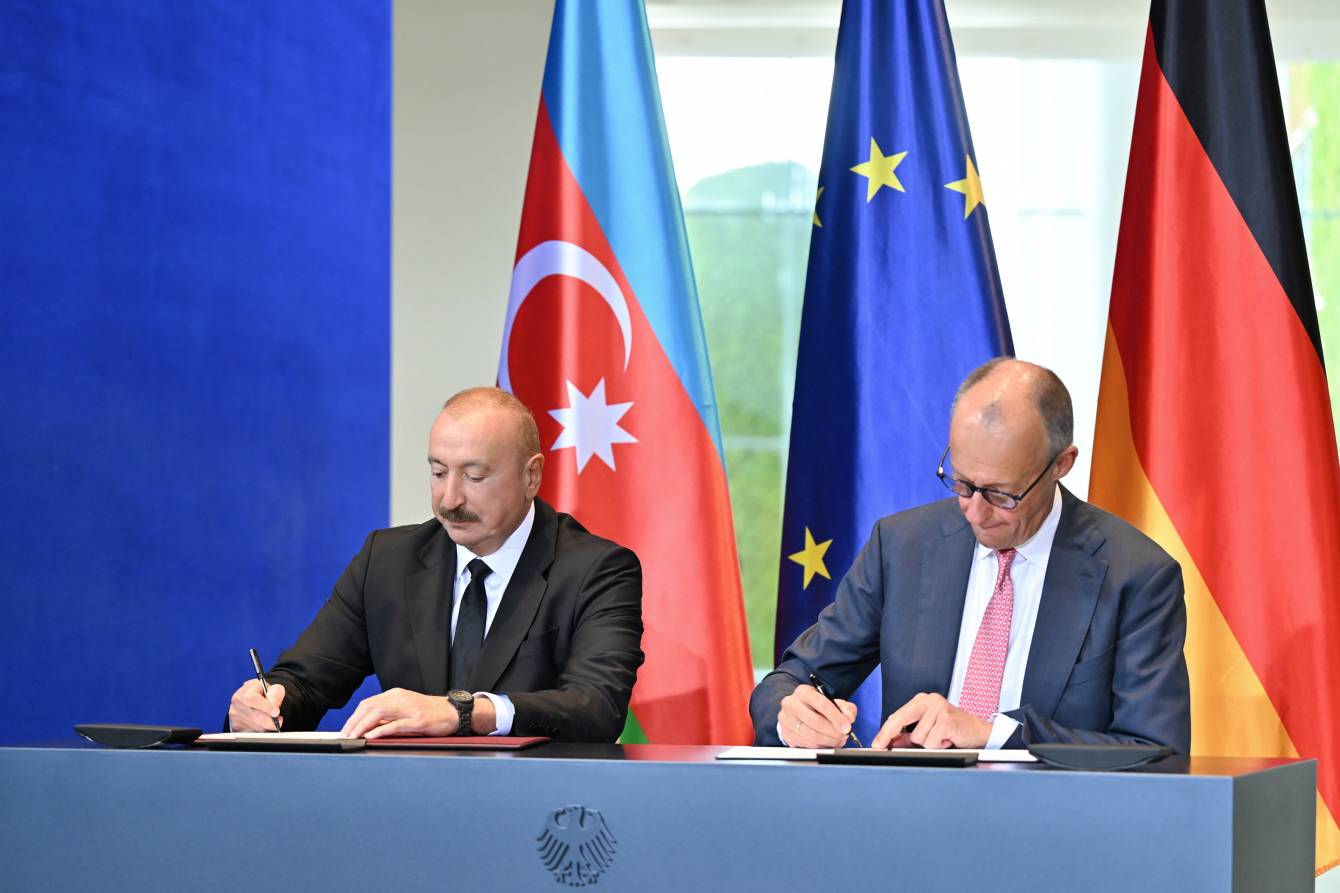 Berlində Azərbaycan-Almaniya sənədləri imzalanıb 2 1784638377 06bc6905a528d19f769223efc5bbf679