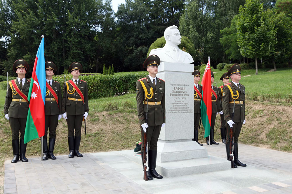 Kərim Vəliyev Belarus Silahlı Qüvvələrinin hərbi obyektlərini ziyarət edib 5 4f2f2985fe680737446d1ac61e3c328f