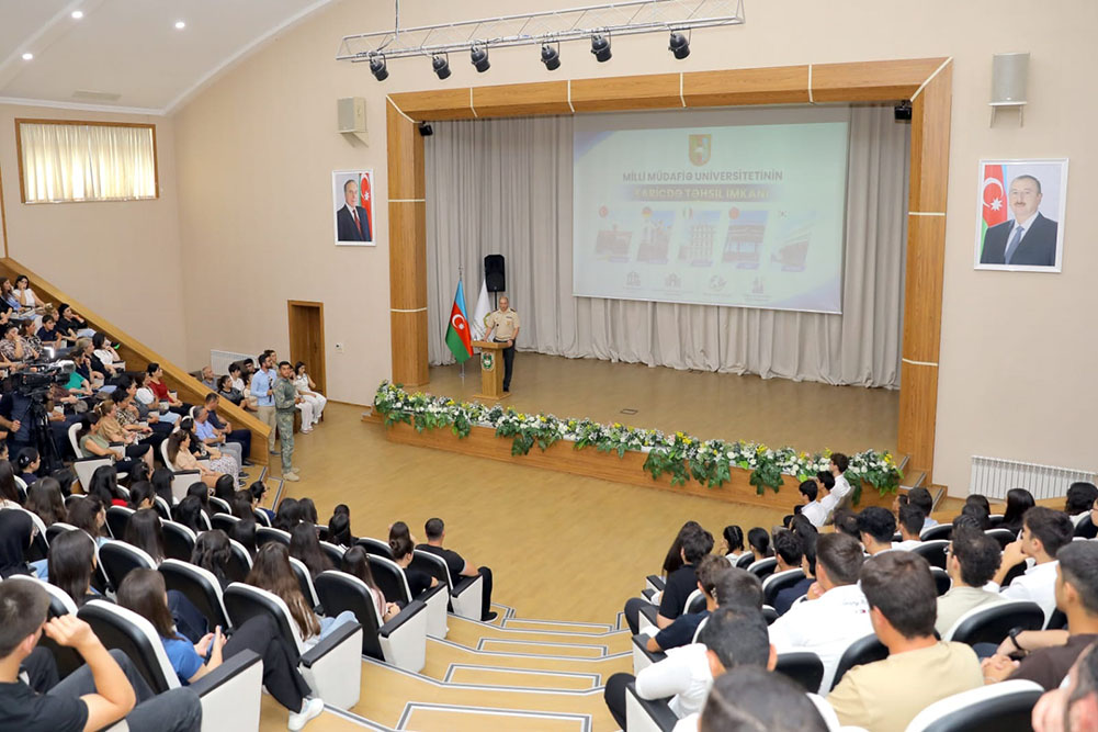 MMU-da yüksək nəticəli abituriyentlər üçün "Açıq qapı” günü keçirilib 7 6 6