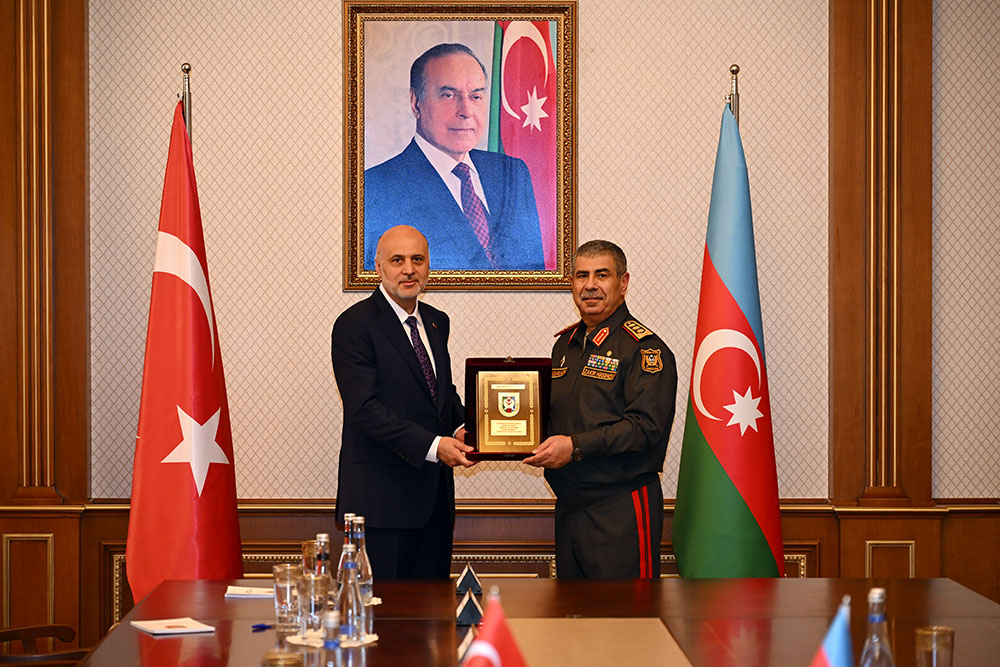 Azərbaycan-Türkiyə hərbi əməkdaşlıq məsələləri müzakirə olunub 2 8d186d98414f51beb76df58346b401a8