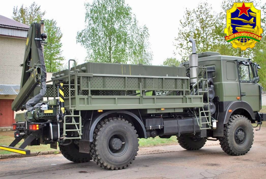 Belarus “Osa” ZRK üçün yeni nəqliyyat-doldurma maşınını təqdim edib 3 photo 2026 07 20 18 41 45