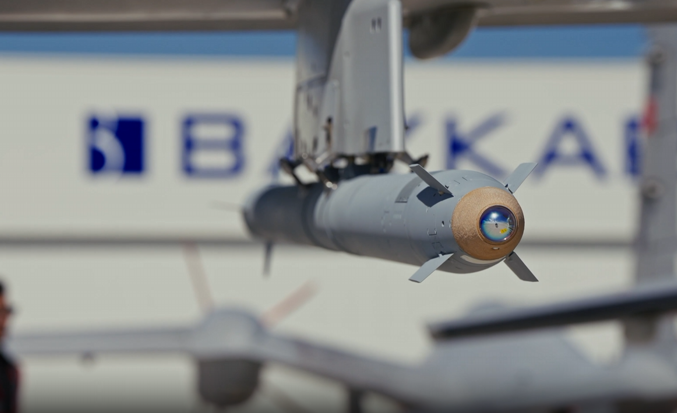 İHA-122 raketi dənizdəki hədəfi uğurla məhv edib 2 122
