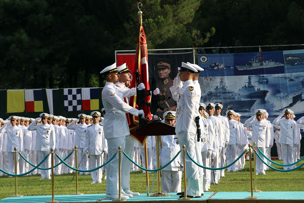 Türkiyədə təhsilini bitirən Azərbaycan Ordusunun hərbçilərinə diplomlar təqdim edilib - VİDEO 5 5c9b7ca2316c70c2b1c37bcc23da0d39