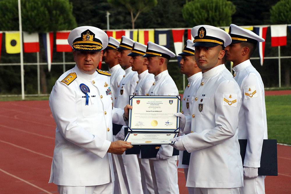 Türkiyədə təhsilini bitirən Azərbaycan Ordusunun hərbçilərinə diplomlar təqdim edilib - VİDEO 9 ee48adcb426434f6890e79da3c6b0bcf