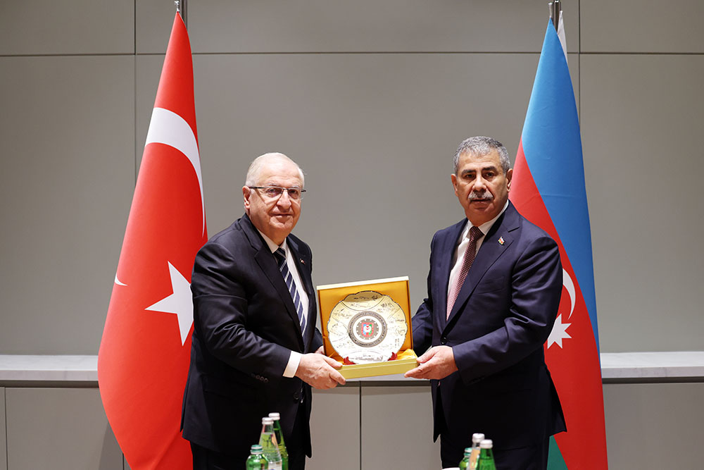 Şuşada Azərbaycan-Türkiyə müdafiə nazirlərinin ikitərəfli görüşü keçirilib 3 0bfc04f80372b3f3a285beaca6f064ad