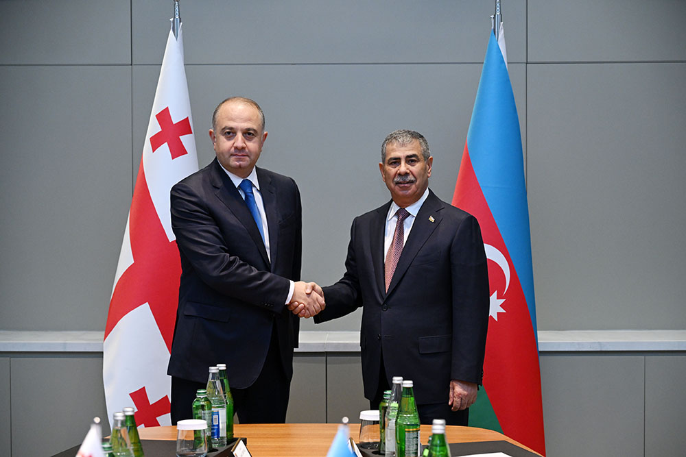 Şuşada Azərbaycan-Gürcüstan müdafiə nazirləri qarşılıqlı maraq doğuran məsələləri müzakirə ediblər 2 3cf4c158cc23b7d250d2c7a69d10ba33