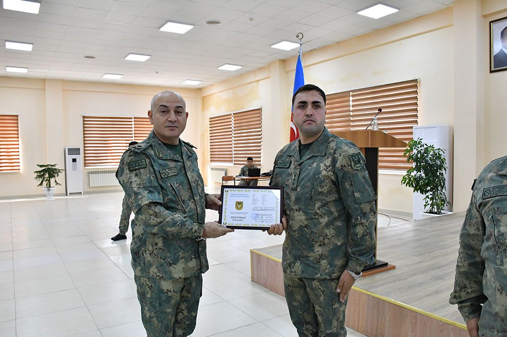 "Zabit heyətini təkmilləşdirmə kursu"nun növbəti buraxılış mərasimi keçirilib 5 bf9328375714b81c93c046571fdf3f55